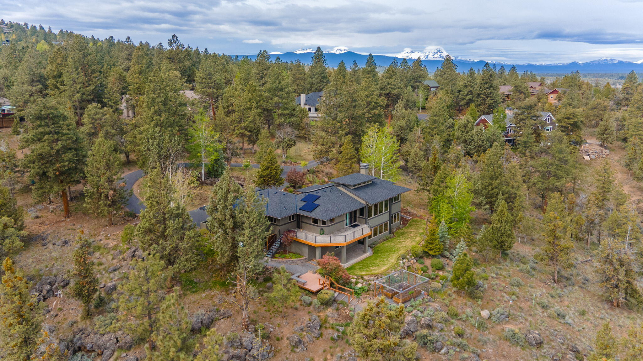 885 Northwest Chelsea Loop Bend, OR 97703 - Photo 8 of 57 22-web-or-mls-Riley_Visuals-22