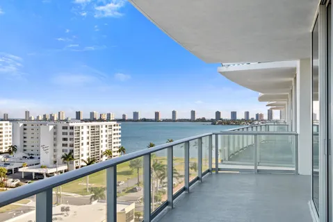 $1,400,000 | 220 Lake Shore Drive, Unit 817, Lake Park, FL 33403