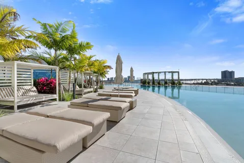 $1,400,000 | 220 Lake Shore Drive, Unit 817, Lake Park, FL 33403