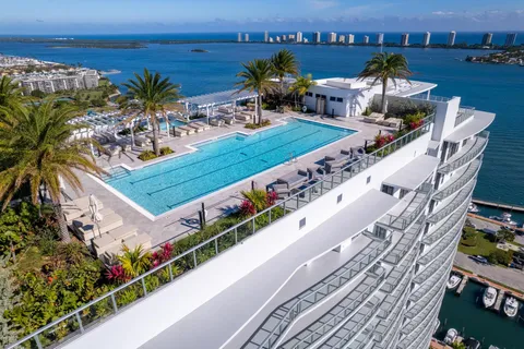 $1,400,000 | 220 Lake Shore Drive, Unit 817, Lake Park, FL 33403