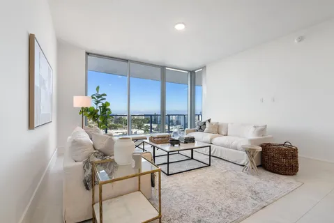 $1,400,000 | 220 Lake Shore Drive, Unit 817, Lake Park, FL 33403