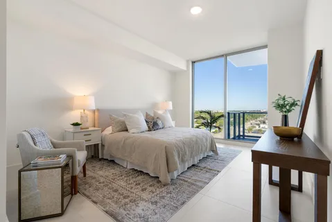 $1,400,000 | 220 Lake Shore Drive, Unit 817, Lake Park, FL 33403
