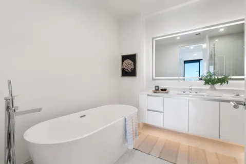 $1,400,000 | 220 Lake Shore Drive, Unit 817, Lake Park, FL 33403