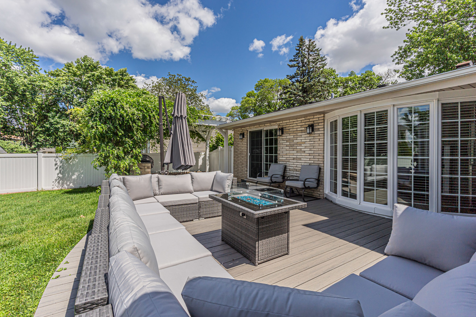 210 West Pickwick Road Arlington Heights, IL 60005 - Photo 25 of 35
