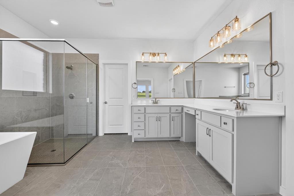 416 McAlpine Drive Springtown, TX 76082 - Photo 25 of 40 Bathroom