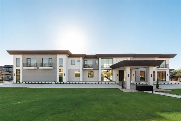$10,000,000 | 410 South White Chapel Boulevard, Southlake, TX 76092