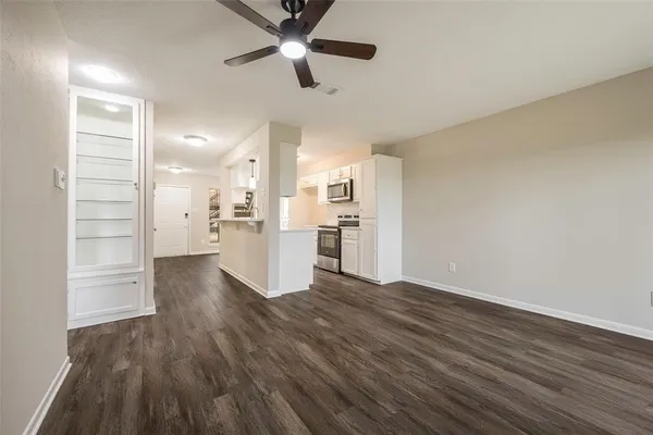 $184,900 | 849 Gun Barrel Lane, Unit F2, Gun Barrel City, TX 75156