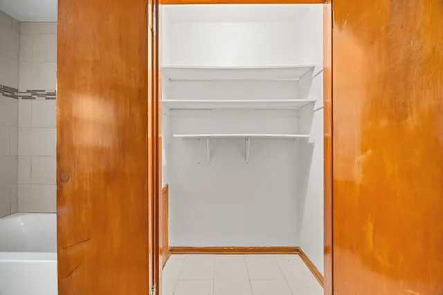 $1,895 | 5748 West Montrose Avenue, Unit 1, Chicago, IL 60634