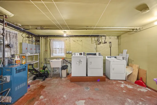 $1,895 | 5748 West Montrose Avenue, Unit 1, Chicago, IL 60634