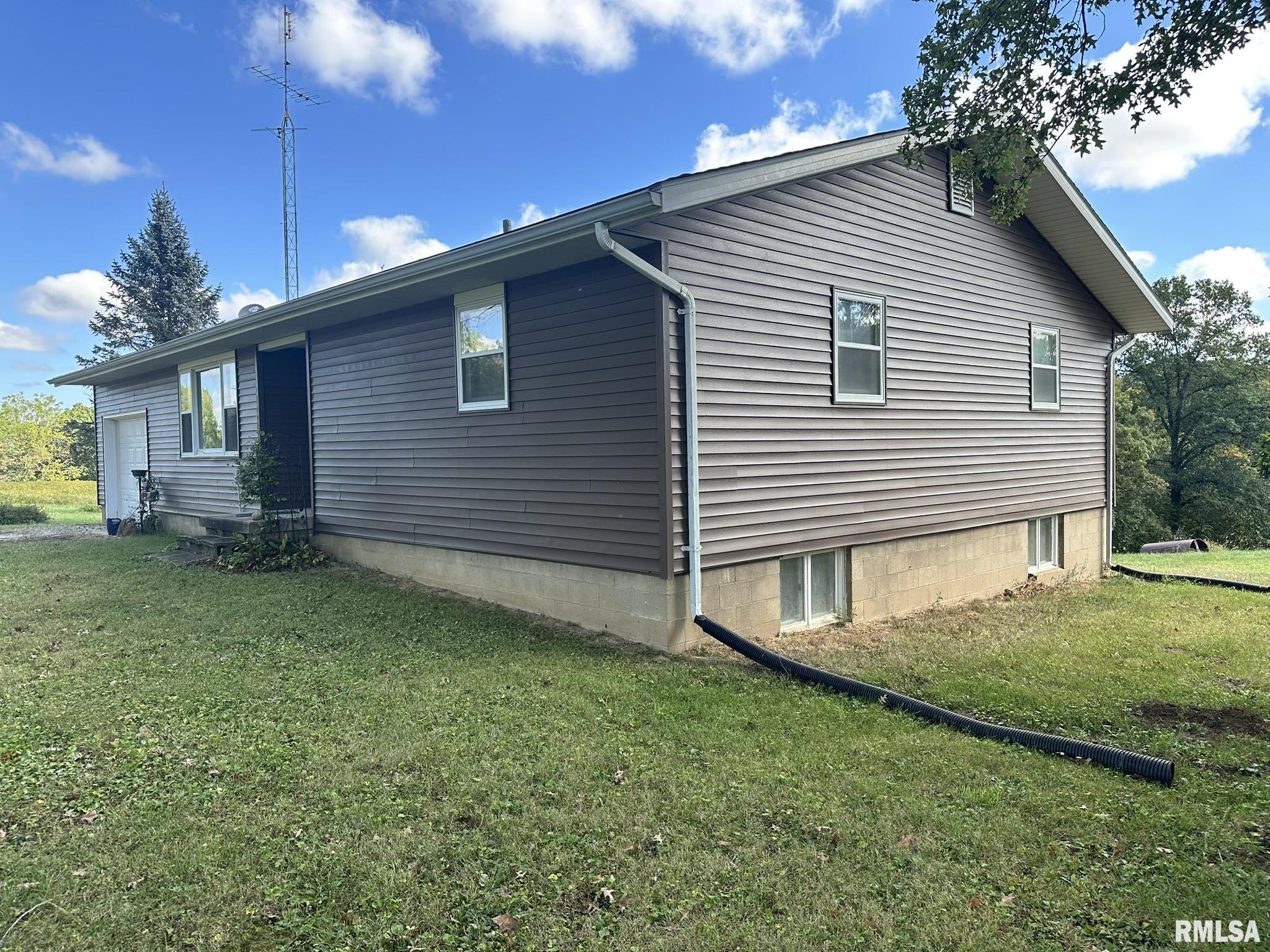 2205 North Sullivan Road Astoria, IL 61501 - Photo 12 of 25