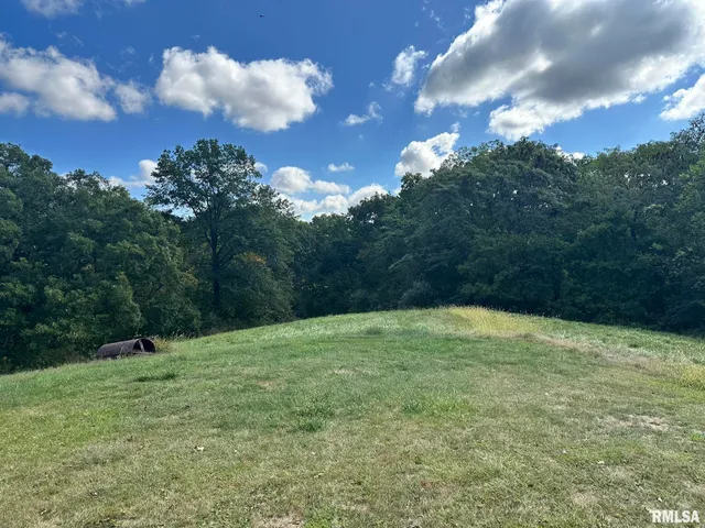 $299,500 | 2205 North Sullivan Road, Astoria, IL 61501