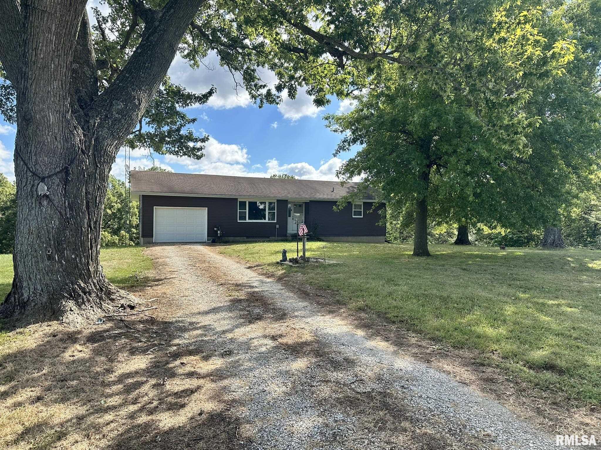 2205 North Sullivan Road Astoria, IL 61501 - Photo 3 of 25