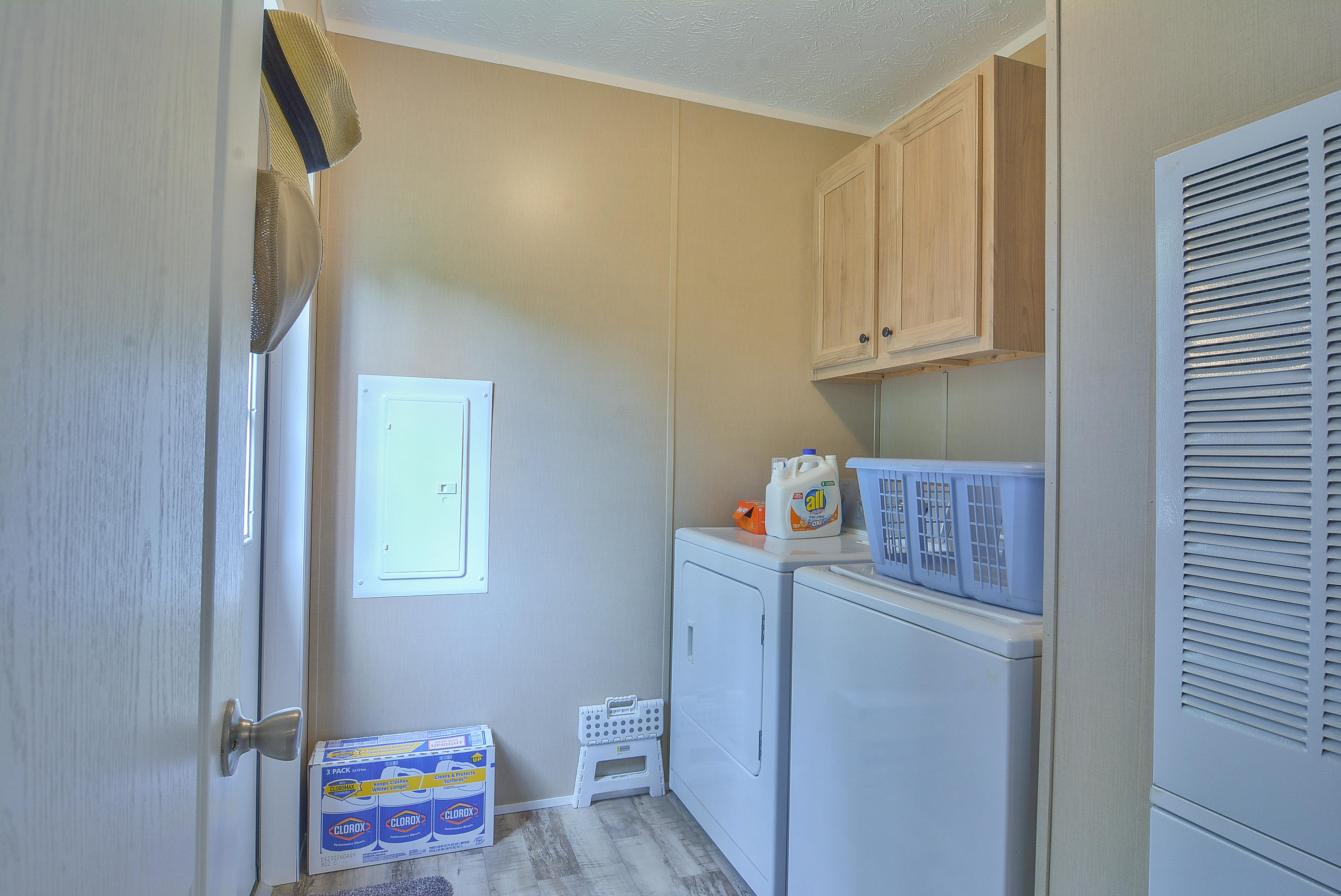 431 Berry Ridge Road Jonesborough, TN 37659 - Photo 19 of 41 Laundry Room