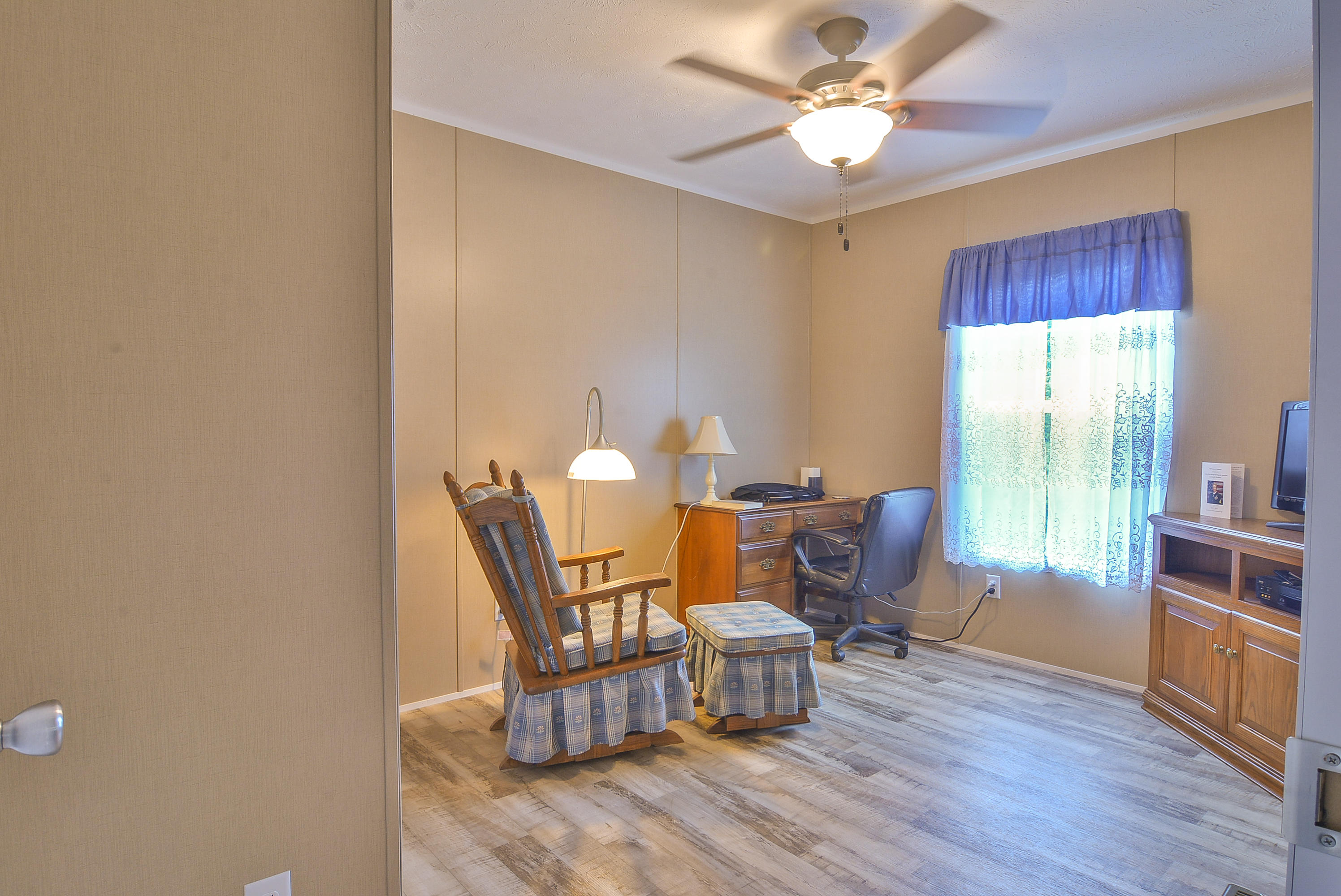 431 Berry Ridge Road Jonesborough, TN 37659 - Photo 30 of 41 Bedroom 2-1