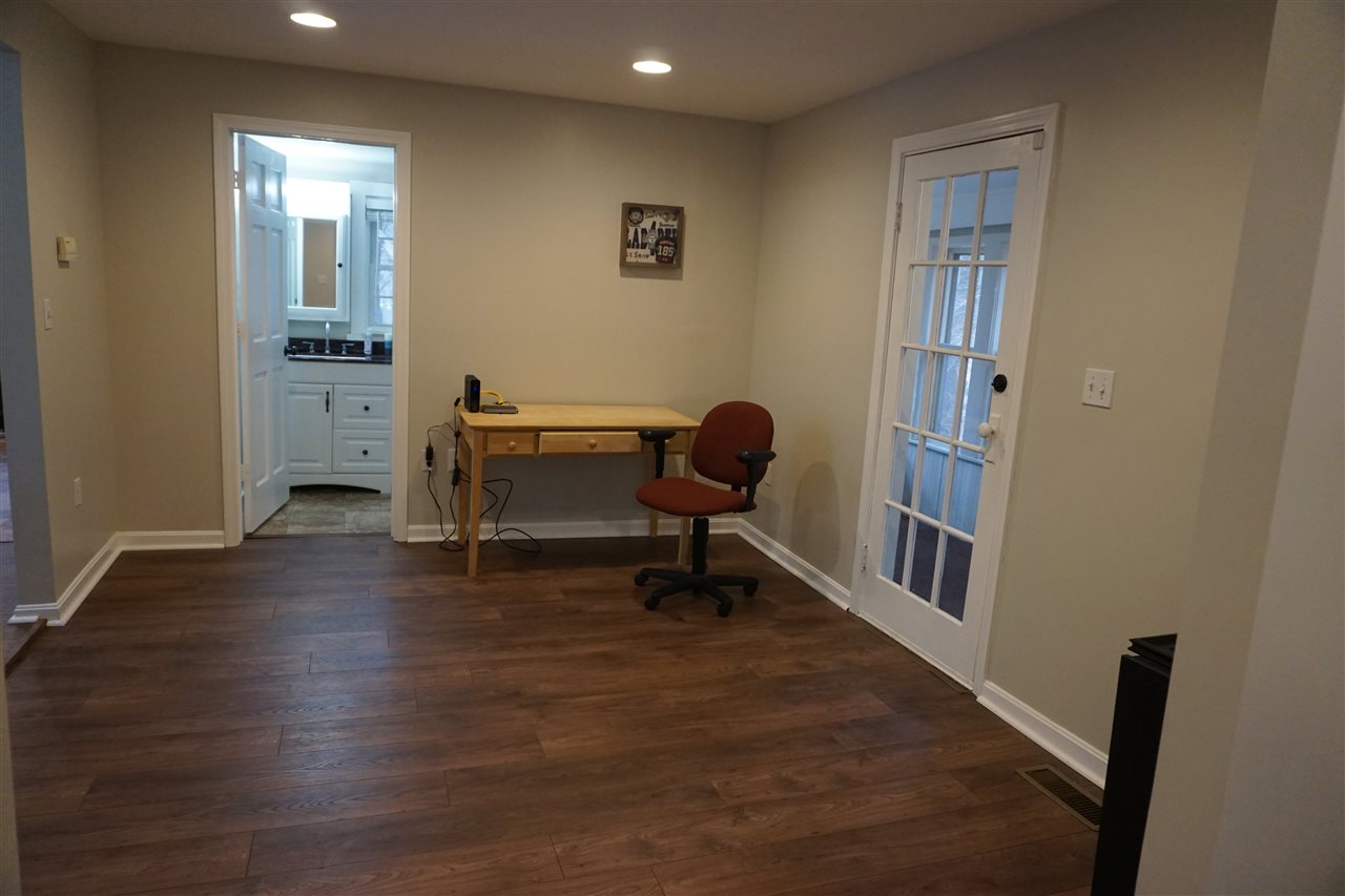 163 Mammoth Road Londonderry, NH 03053 - Photo 12 of 24 Gallery Image 12