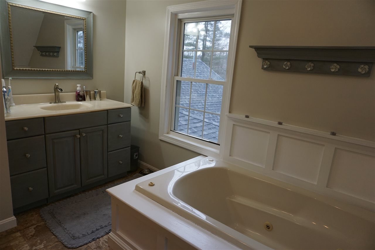 163 Mammoth Road Londonderry, NH 03053 - Photo 16 of 24 Gallery Image 16