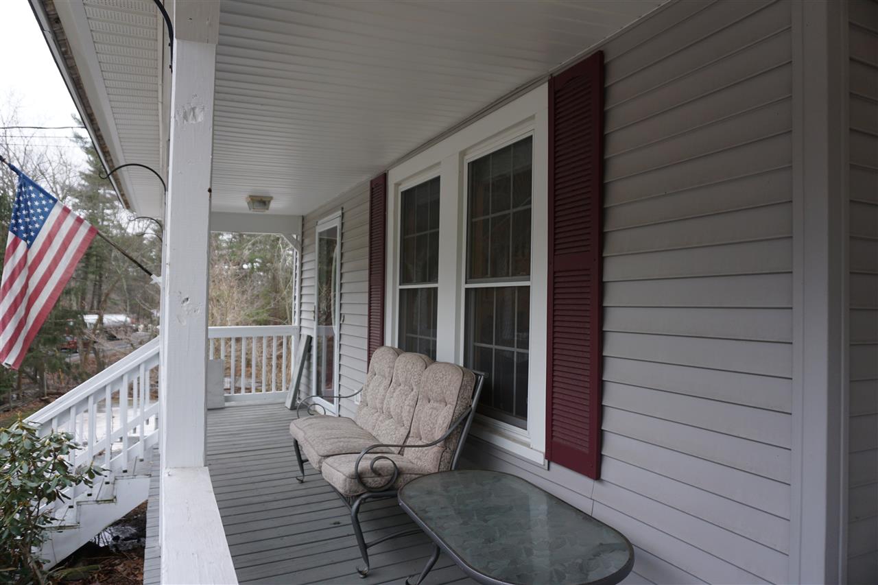 163 Mammoth Road Londonderry, NH 03053 - Photo 3 of 24 Gallery Image 3