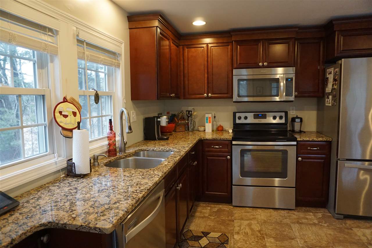 163 Mammoth Road Londonderry, NH 03053 - Photo 5 of 24 Gallery Image 5