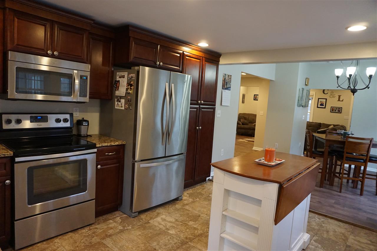 163 Mammoth Road Londonderry, NH 03053 - Photo 6 of 24 Gallery Image 6