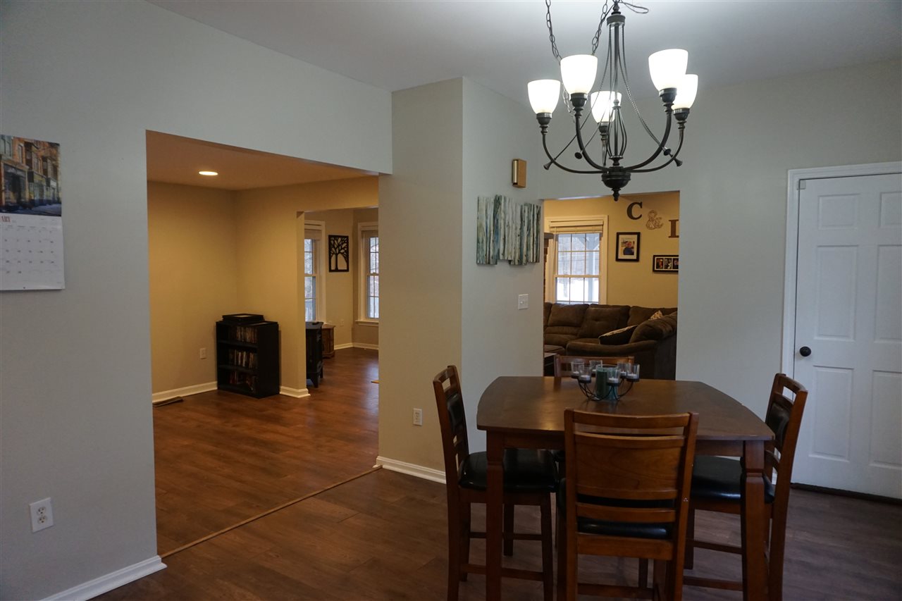 163 Mammoth Road Londonderry, NH 03053 - Photo 8 of 24 Gallery Image 8