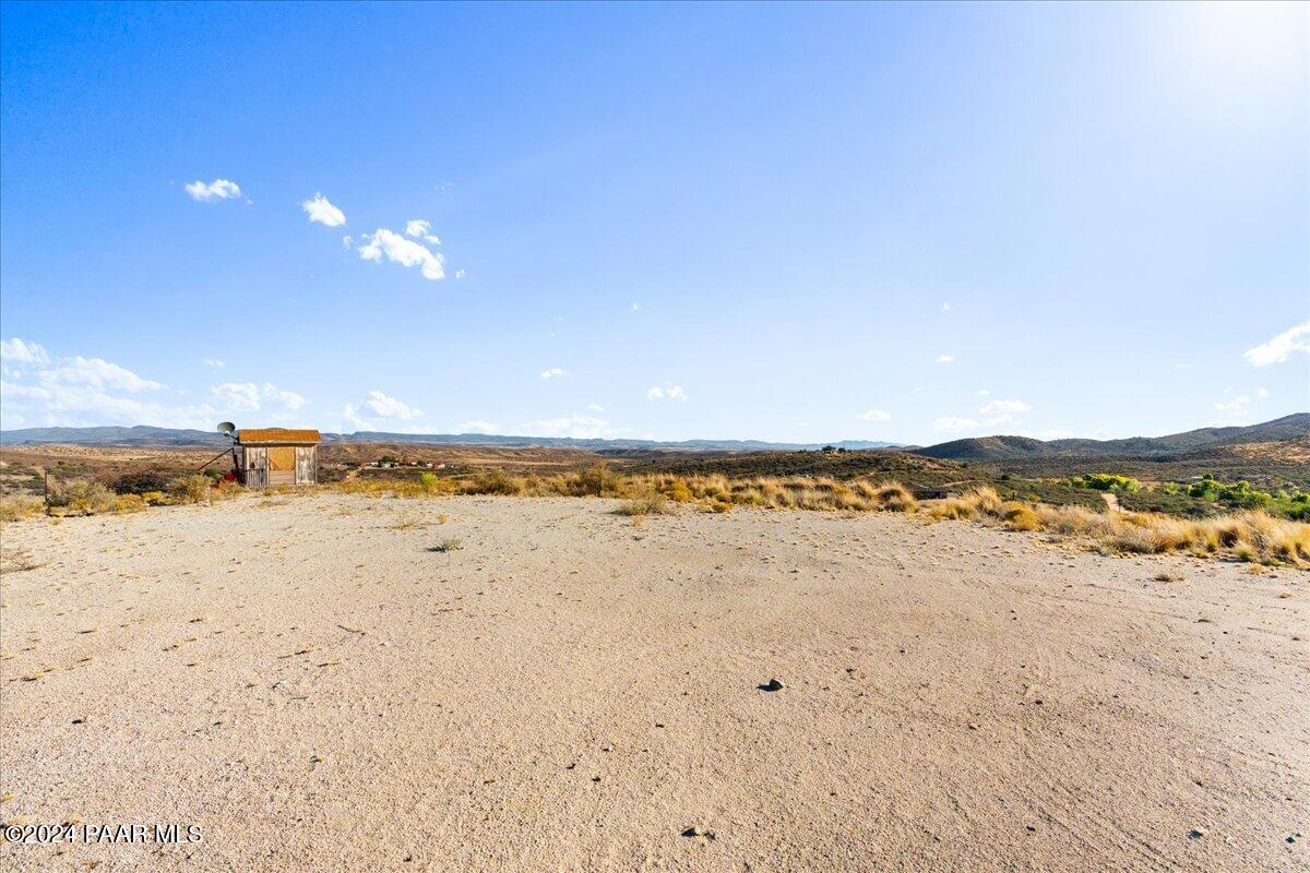 17400 Round Mountain Road Dewey, AZ 86327 - Photo 4 of 25 a view of an ocean beach