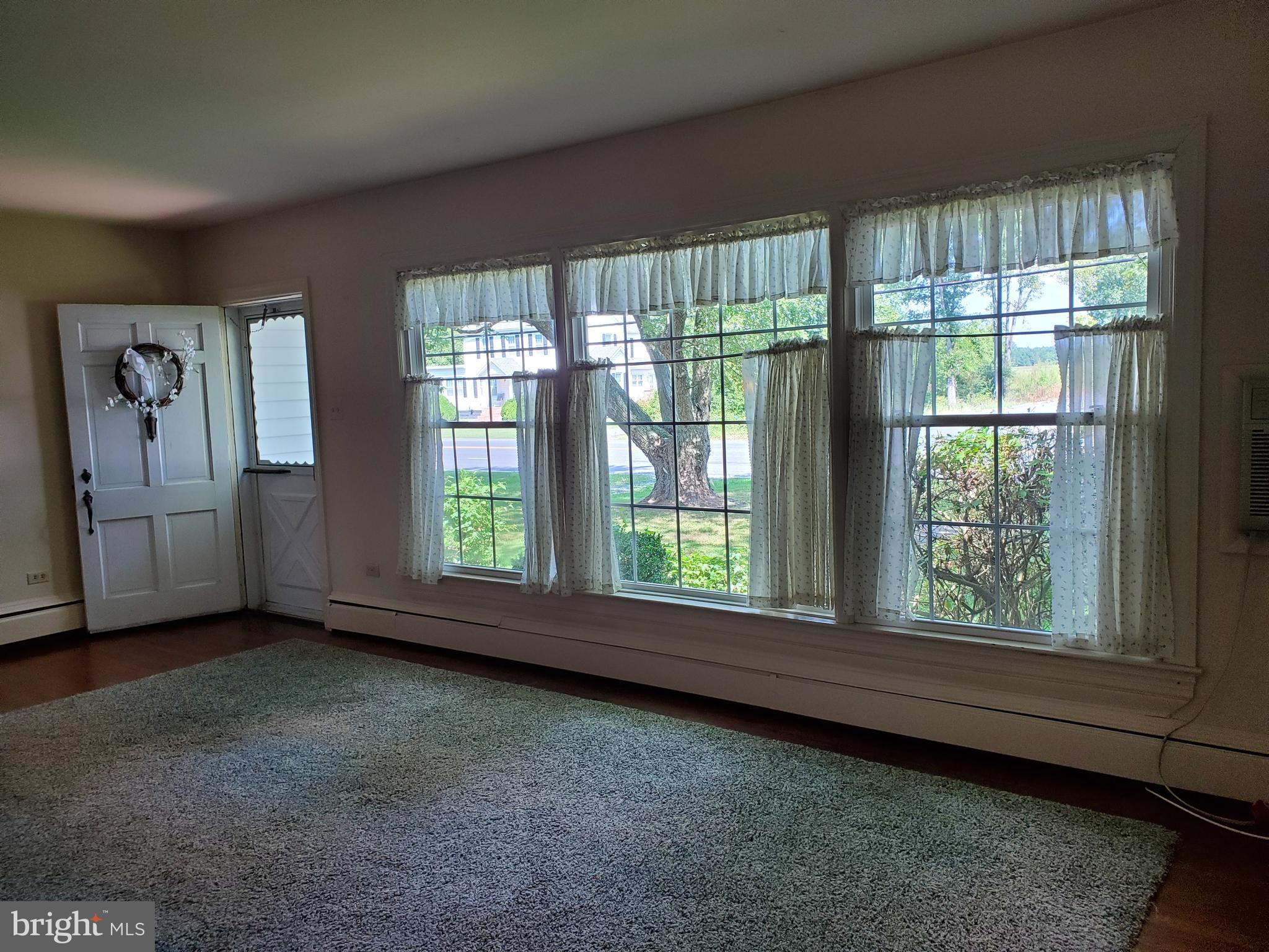 30255 Mt Vernon Road Princess Anne, MD 21853 - Photo 26 of 55 Living Room