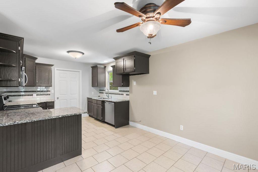 443 Mark Twain Loop Union, MO 63084 - Photo 11 of 31