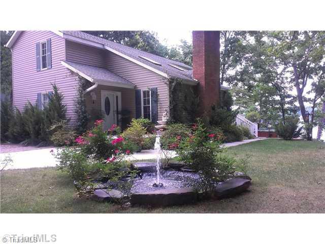 2265 Riverside Drive Lexington, NC 27292 - Photo 1 of 16 Exterior Front. Front view with fountain.