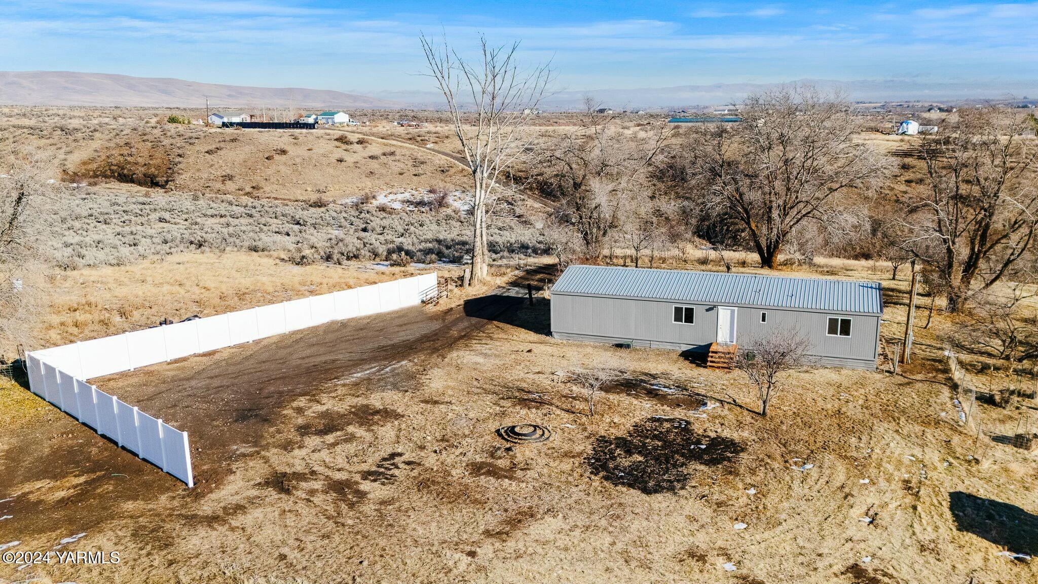 590 Hideaway Road Yakima, WA 98908 - Photo 1 of 34 a view of sky view