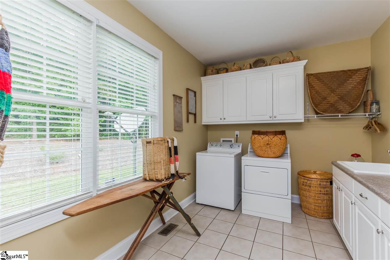 4431 South King Road Greer, SC 29651 - Photo 12 of 31