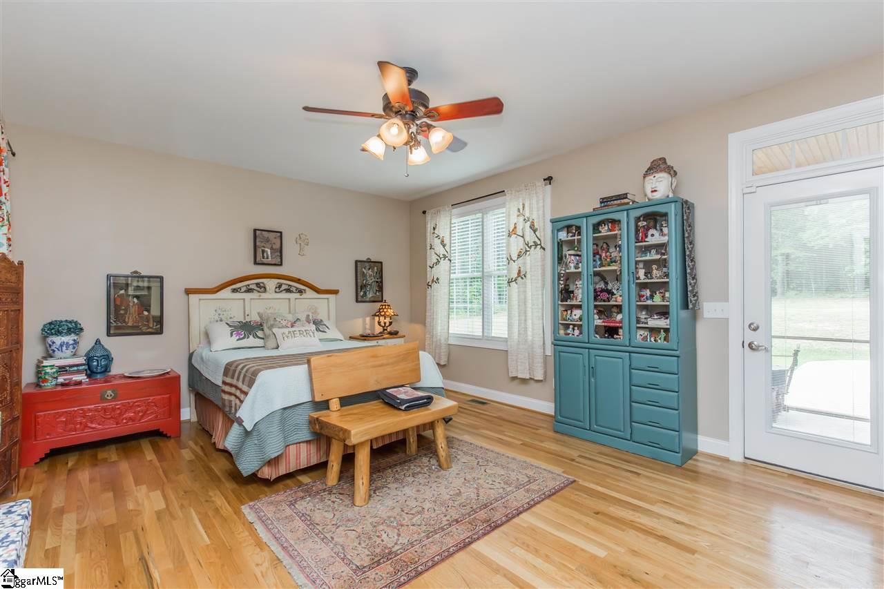 4431 South King Road Greer, SC 29651 - Photo 13 of 31