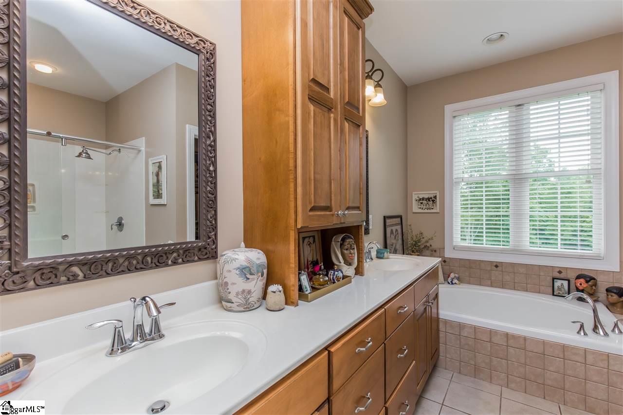 4431 South King Road Greer, SC 29651 - Photo 14 of 31