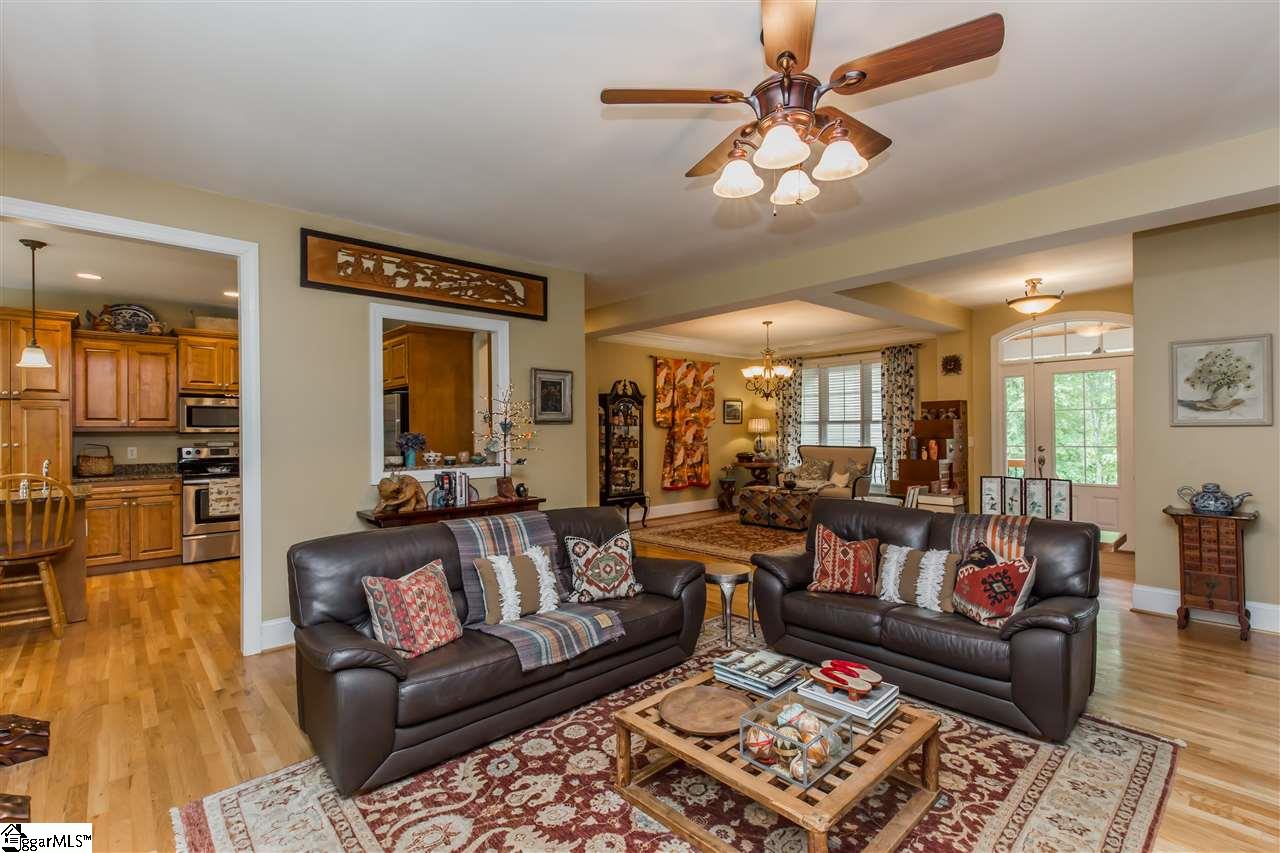 4431 South King Road Greer, SC 29651 - Photo 5 of 31