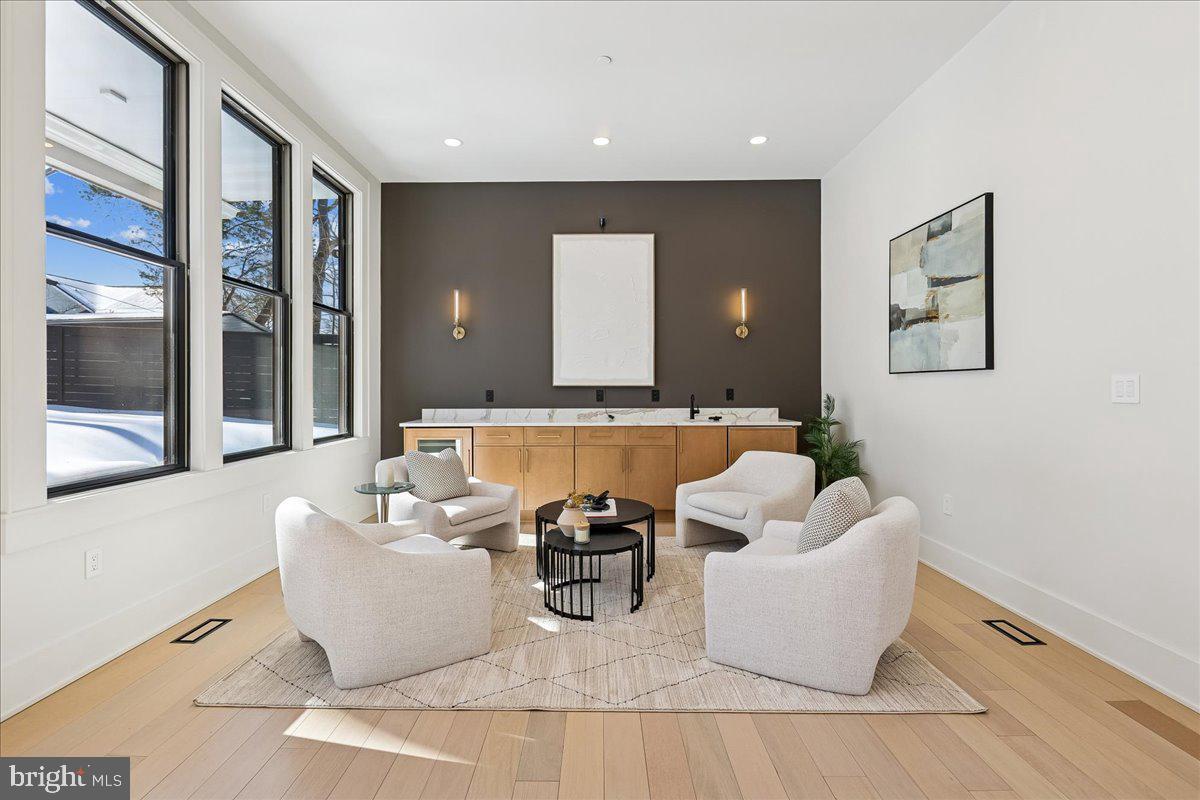 4428 Albemarle Street Northwest Washington, DC 20016 - Photo 15 of 94