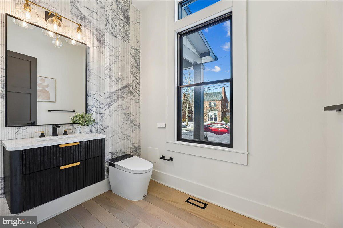 4428 Albemarle Street Northwest Washington, DC 20016 - Photo 27 of 94