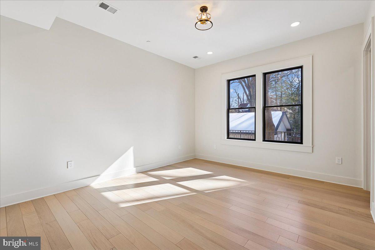 4428 Albemarle Street Northwest Washington, DC 20016 - Photo 52 of 94