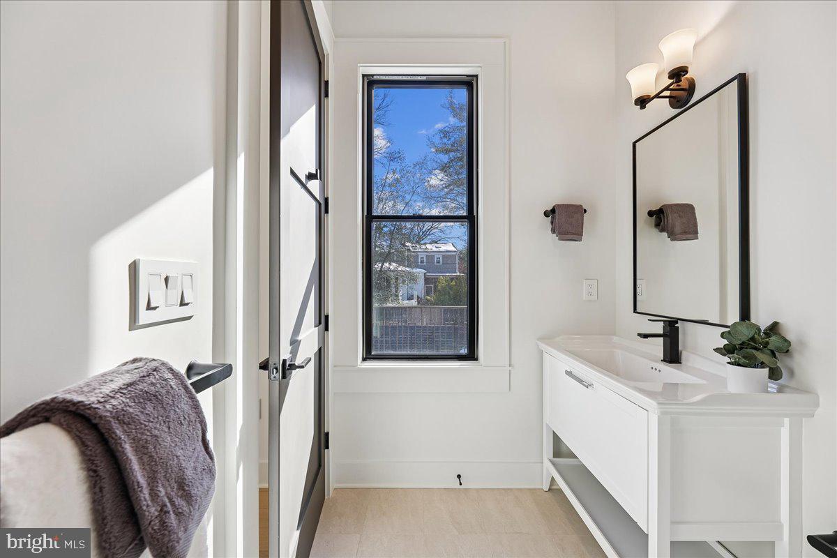 4428 Albemarle Street Northwest Washington, DC 20016 - Photo 56 of 94