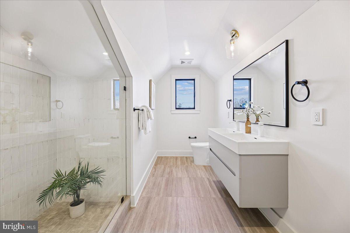 4428 Albemarle Street Northwest Washington, DC 20016 - Photo 66 of 94