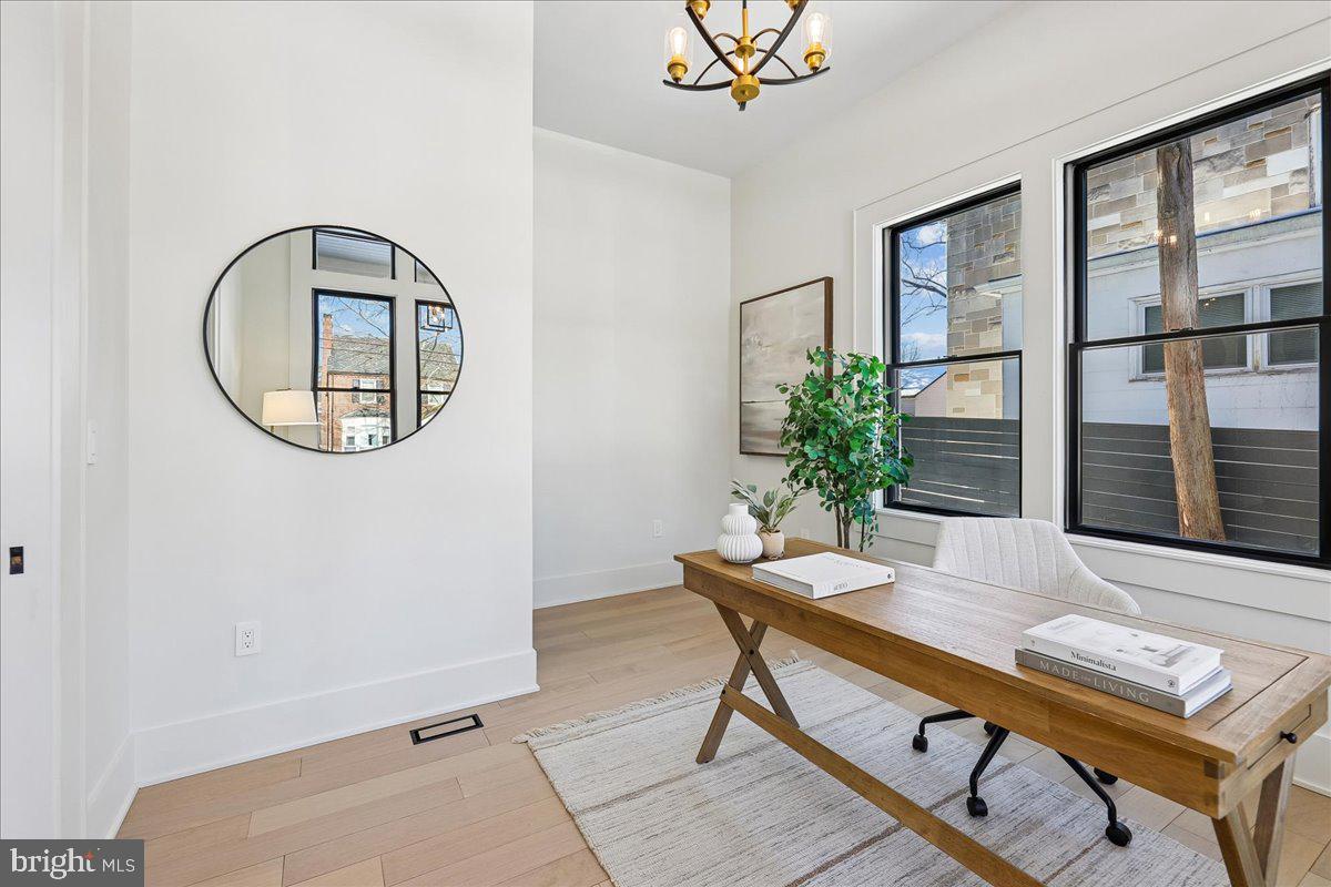 4428 Albemarle Street Northwest Washington, DC 20016 - Photo 7 of 94