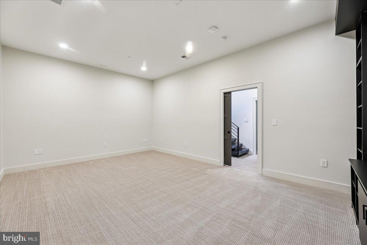 4428 Albemarle Street Northwest Washington, DC 20016 - Photo 87 of 94