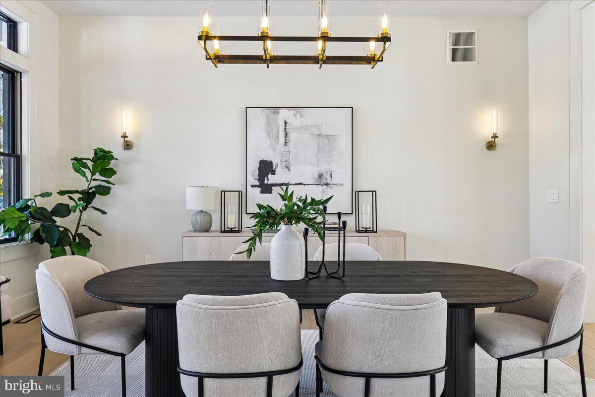 4428 Albemarle Street Northwest Washington, DC 20016 - Photo 10 of 94