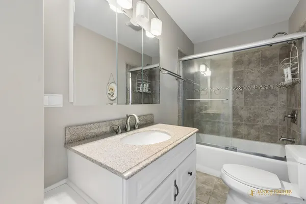 $270,000 | 26276 West Vista Court, Unit 144, Ingleside, IL 60041