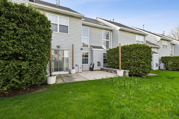 $270,000 | 26276 West Vista Court, Unit 144, Ingleside, IL 60041