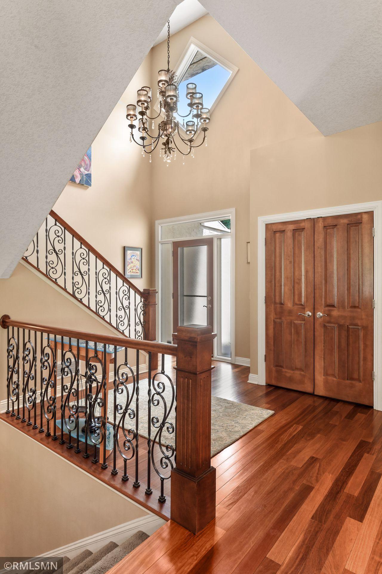 11836 Bren Road Minnetonka, MN 55343 - Photo 4 of 51