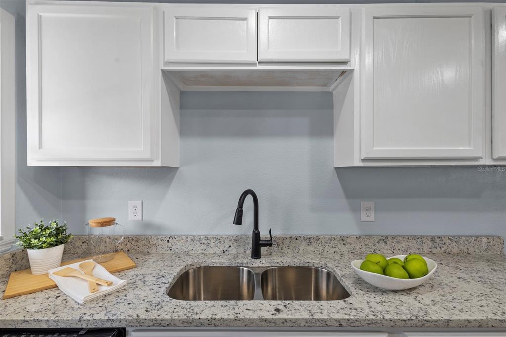 1566 Findlay Street Deltona, FL 32725 - Photo 6 of 34