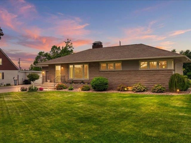 821 South Division Street Colby, WI 54421 - Photo 2 of 37