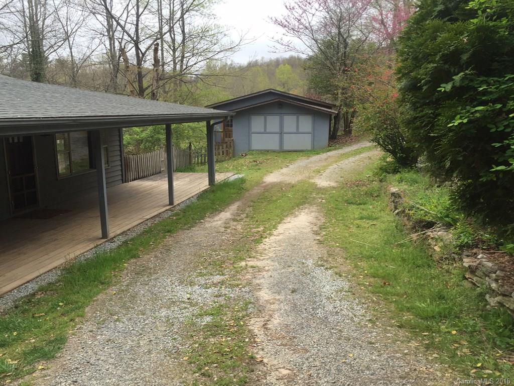 121 Thompson Road Saluda, NC 28773 - Photo 2 of 17 Gallery Image 2