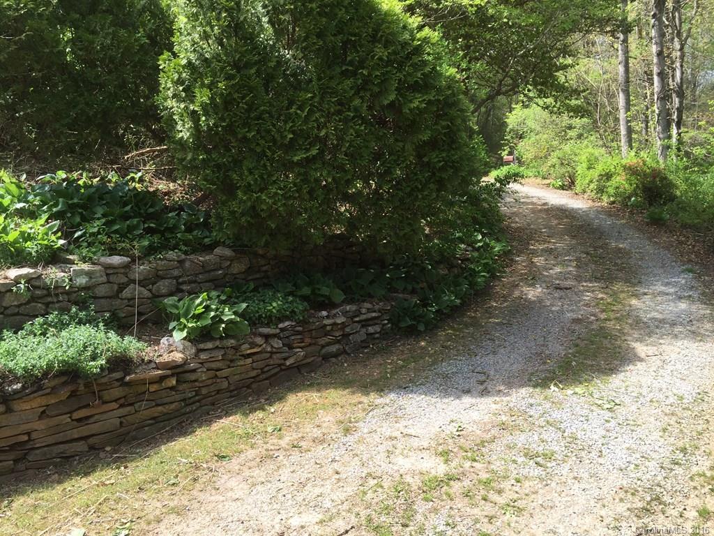121 Thompson Road Saluda, NC 28773 - Photo 12 of 17 Gallery Image 12