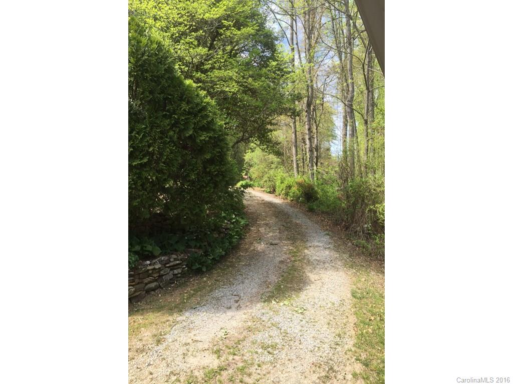 121 Thompson Road Saluda, NC 28773 - Photo 16 of 17 Gallery Image 16