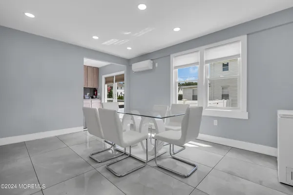 $2,600 | 325 Roosevelt Avenue, Oakhurst, NJ 07755